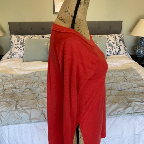 We The Free Snowy Thermal top Red Long Sleeve in Heatwave red textured grunge S - Picture 7 of 12